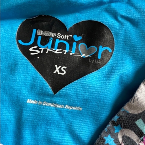 Scrub 5 tops bundle - Picture 10 of 12